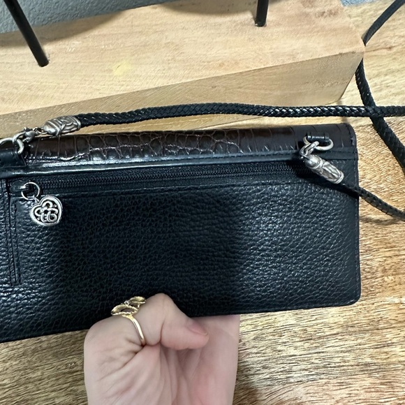 Vintage 2 Toned Brighton Leather Crossbody Wallet with Removable Strap - Picture 3 of 4